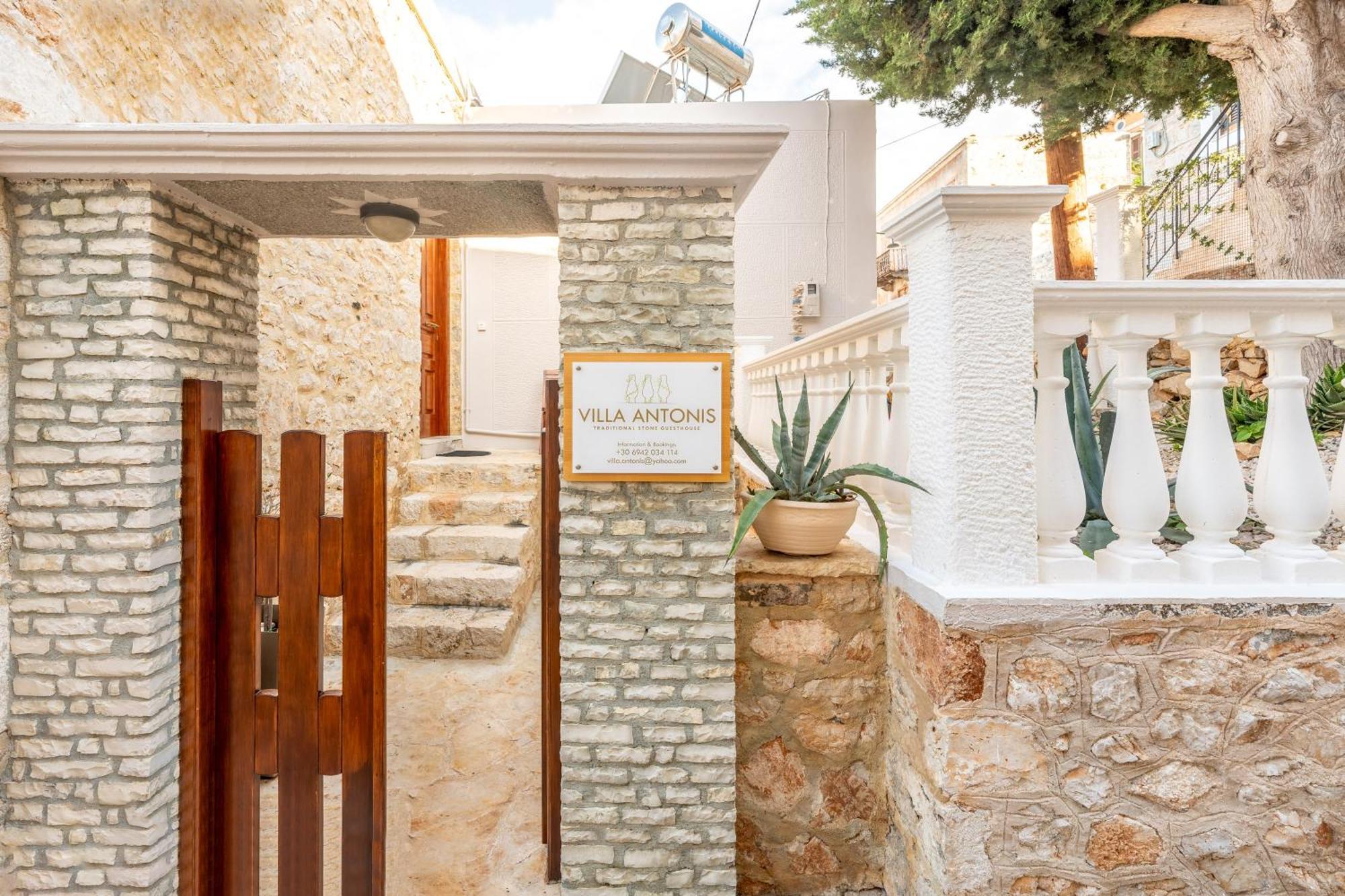 Villa Antonis Chalki Town Exterior foto